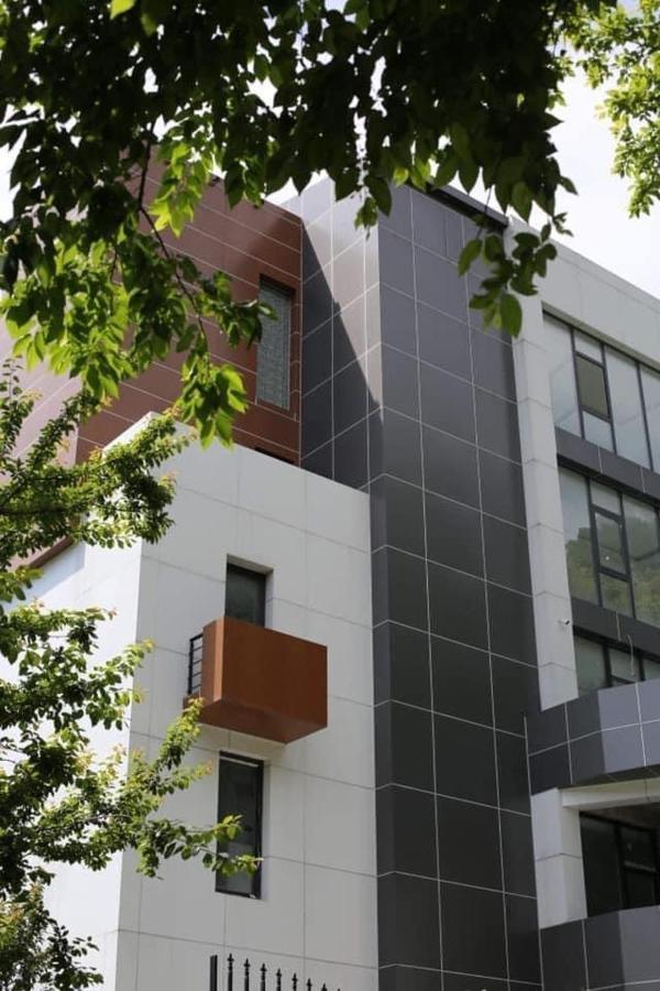 Otakhebi Hotel Sarpi Luaran gambar
