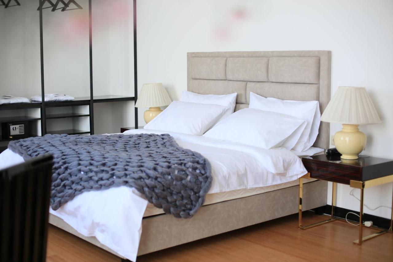 Otakhebi Hotel Sarpi Luaran gambar