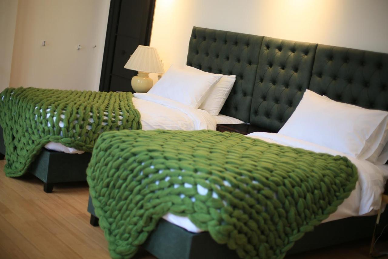 Otakhebi Hotel Sarpi Luaran gambar