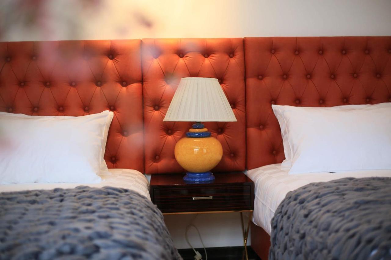 Otakhebi Hotel Sarpi Luaran gambar